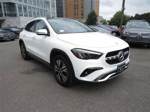 Used 2025 Mercedes-Benz GLA 250 4MATIC image 5