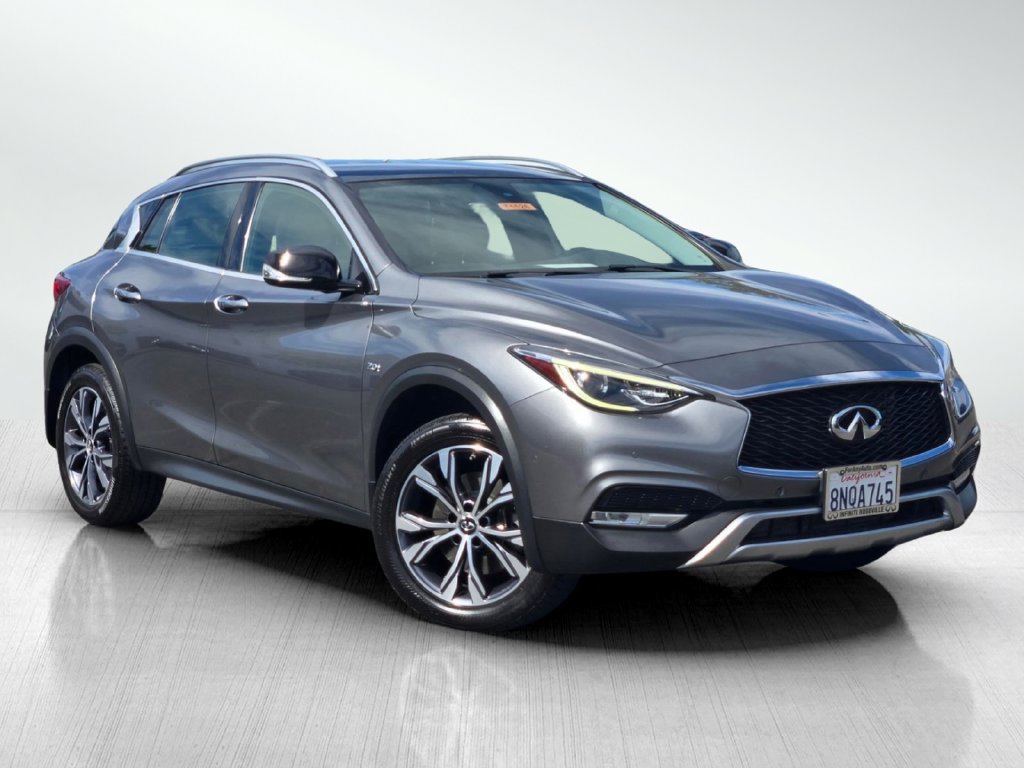 Used 2017 INFINITI QX30 Premium w/ Navigation Package AWD/4WD image 1