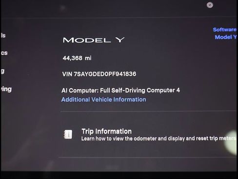 Used 2023 Tesla Model Y 2WD image 9