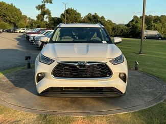Used 2023 Toyota Highlander Limited FWD video 2