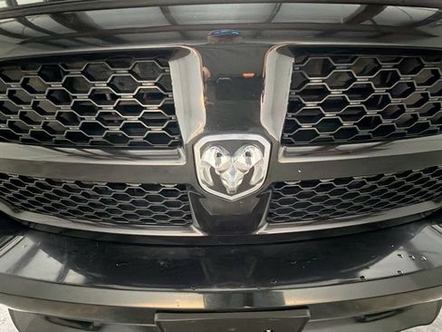 Used 2017 RAM 1500 Express RWD image 25