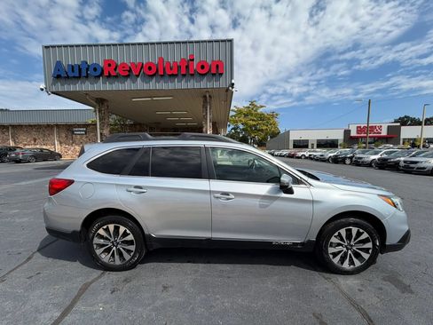 Used 2017 Subaru Outback 3.6R Limited AWD/4WD image 8