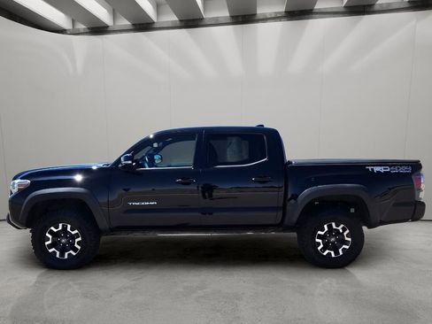 Used 2020 Toyota Tacoma TRD Off-Road w/ Technology Package AWD/4WD image 2