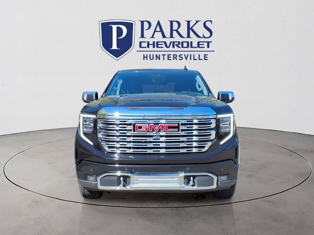 Used 2023 GMC Sierra 1500 Denali w/ Technology Package AWD/4WD image 2