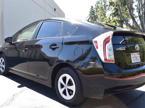 Used 2013 Toyota Prius Two FWD image 3