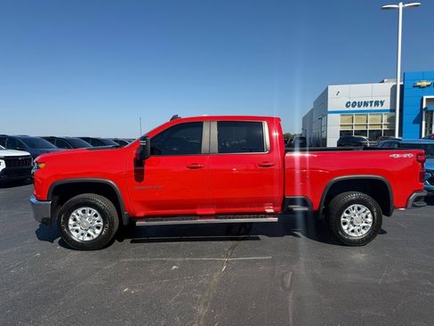 Used 2020 Chevrolet Silverado 2500 LT w/ Convenience Package image 2