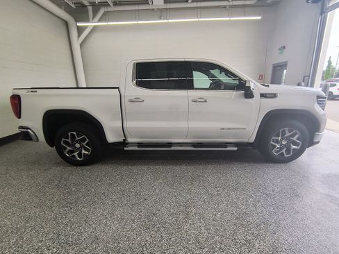 Used 2024 GMC Sierra 1500 SLT w/ SLT Premium Plus Package AWD/4WD image 6