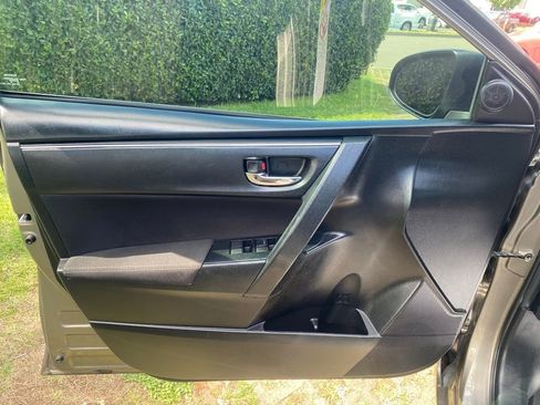 Used 2019 Toyota Corolla LE image 13