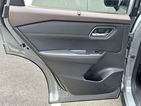 Used 2021 Nissan Rogue SL FWD image 38