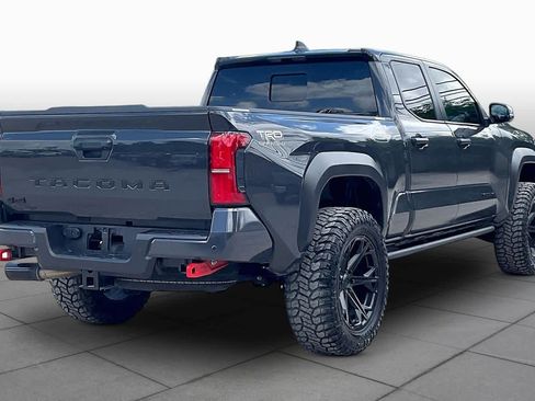 Used 2025 Toyota Tacoma TRD Off-Road w/ TRD Off Road Upgrade Package AWD/4WD image 13
