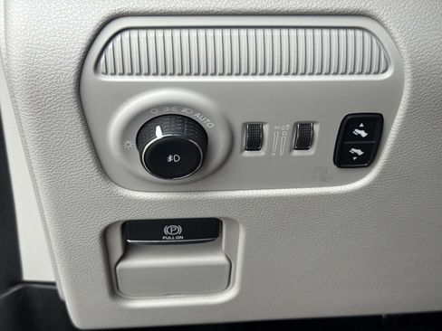 Used 2023 Jeep Wagoneer Series III w/ Convenience Group I RWD image 23