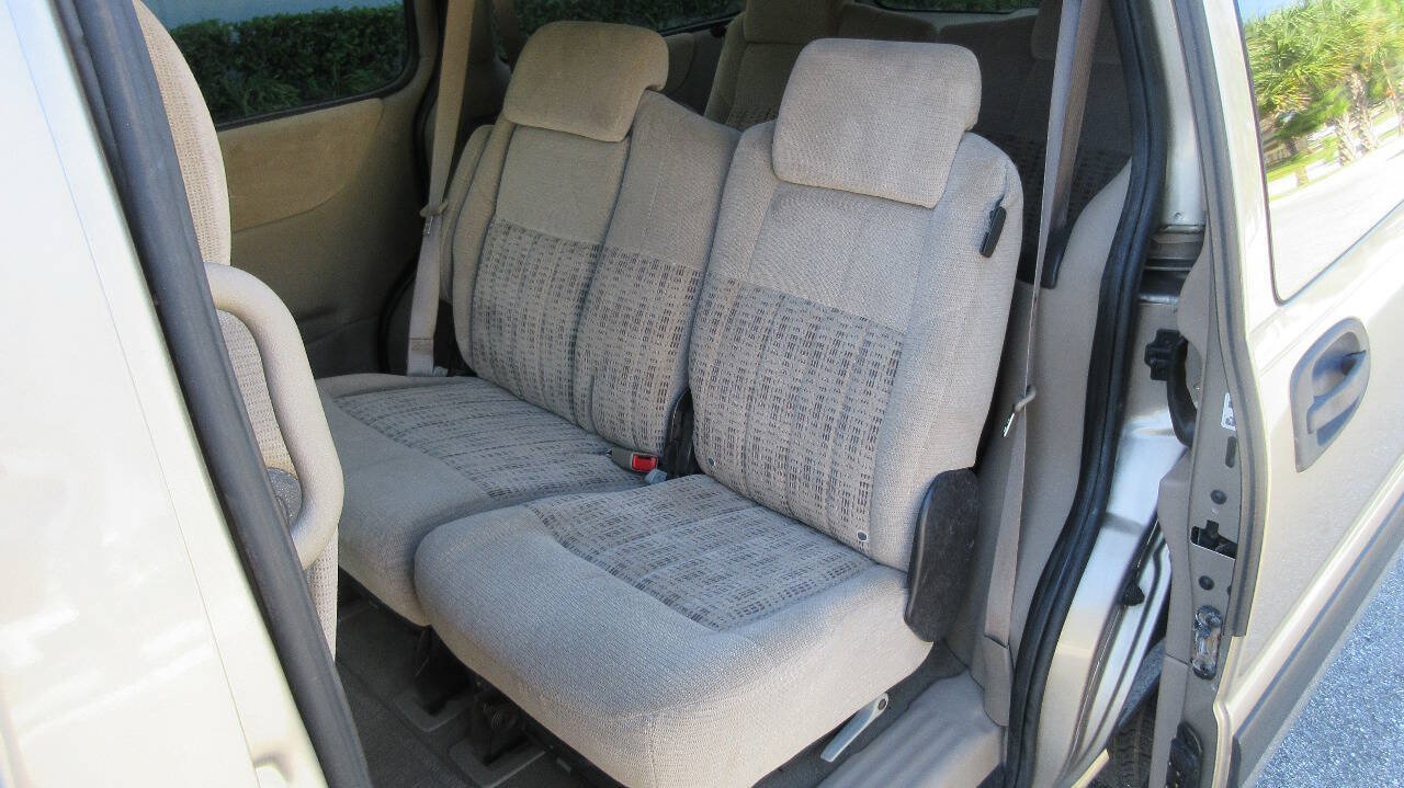 Used 2002 Chevrolet Venture Plus FWD image 14