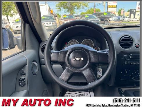 Used 2006 Jeep Liberty Sport w/ Off Road Group AWD/4WD image 13