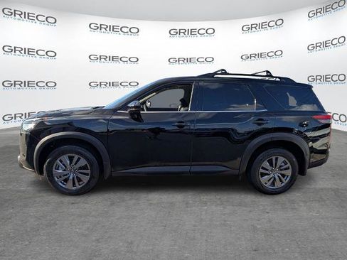 Certified 2024 Nissan Pathfinder SV w/ SV Premium Package AWD/4WD image 4