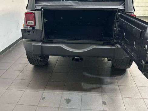 Used 2016 Jeep Wrangler Unlimited Sport w/ Quick Order Package 23S AWD/4WD image 10