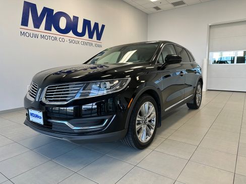 Used 2016 Lincoln MKX Reserve w/ Driver Assistance Package image 2