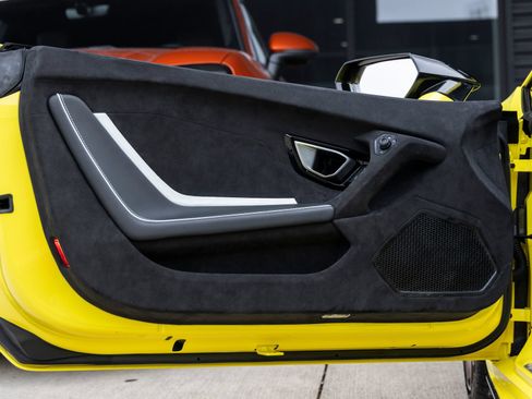 Used 2023 Lamborghini Huracan Tecnica RWD image 18