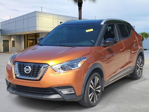 Used 2019 Nissan Kicks SR w/ Exterior Electronics Package FWD image 1
