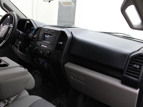 Certified 2019 Ford F150 XL w/ Heavy-Duty Payload Package AWD/4WD image 4