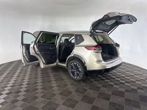 Certified 2024 Nissan Rogue Platinum w/ Platinum Premium Package image 16