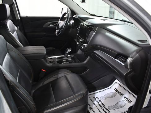 Used 2021 Chevrolet Traverse LT w/ LT Premium Package image 10