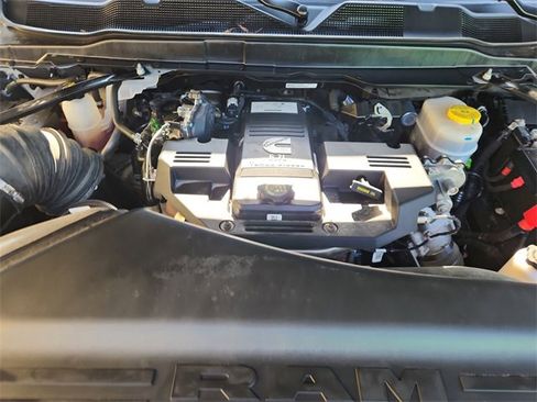 Used 2024 RAM 2500 Tradesman w/ Chrome Appearance Group image 28