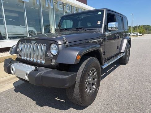 Used 2014 Jeep Wrangler Unlimited Sahara w/ Mopar Chrome Edition Group image 10