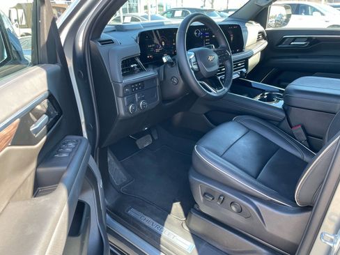 Used 2025 Chevrolet Tahoe Premier image 15