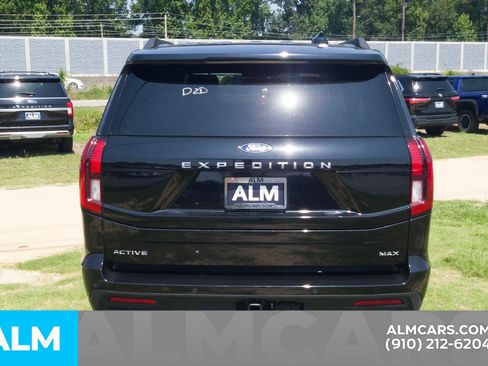 Used 2025 Ford Expedition Max Active AWD/4WD image 6
