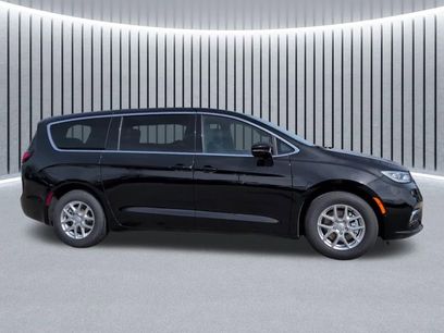 New 2026 Chrysler Pacifica Select