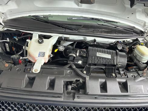Used 2017 Chevrolet Express 3500 Extended RWD image 19