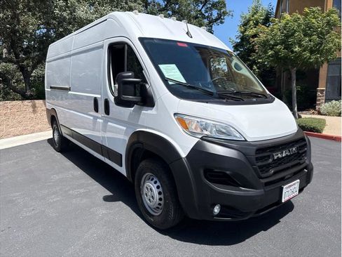 Used 2025 RAM ProMaster 2500 w/ Convenience Group FWD image 5