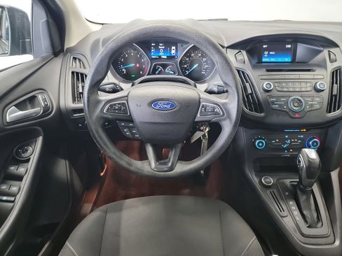 Used 2016 Ford Focus SE w/ Reverse Sensing Package FWD image 16