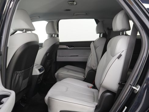Used 2025 Hyundai Palisade SEL AWD/4WD image 16