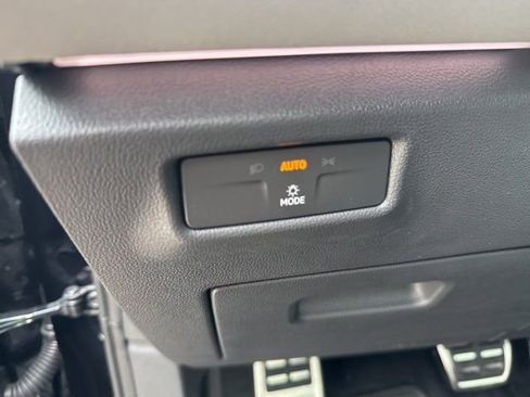 New 2026 Volkswagen Tiguan SE R-Line image 28