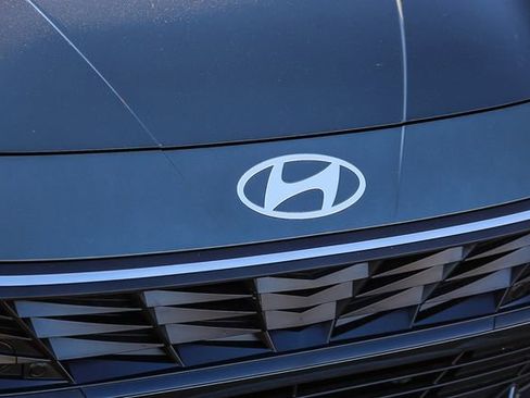 New 2026 Hyundai Elantra SE FWD image 6