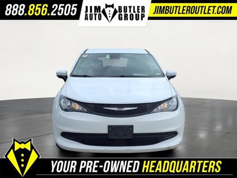 Used 2023 Chrysler Voyager LX FWD image 18