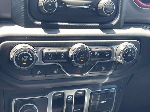 Certified 2018 Jeep Wrangler Unlimited Sport S AWD/4WD image 36