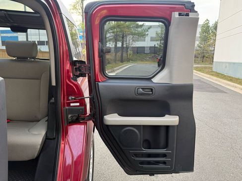 Used 2008 Honda Element EX image 16