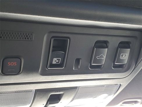 Used 2021 Nissan Titan PRO-4X w/ Pro-4x Convenience Package image 23