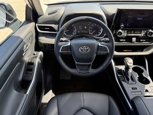 Used 2026 Toyota Highlander XLE AWD/4WD image 26