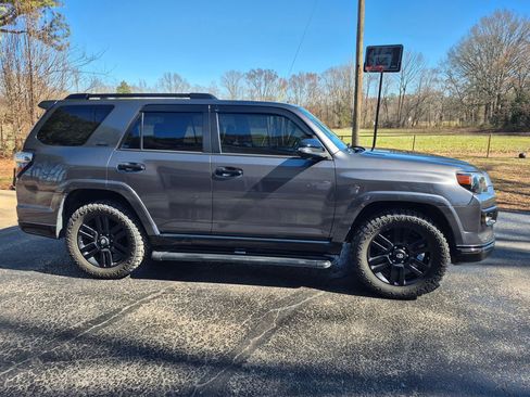 Used 2019 Toyota 4Runner Limited image 1
