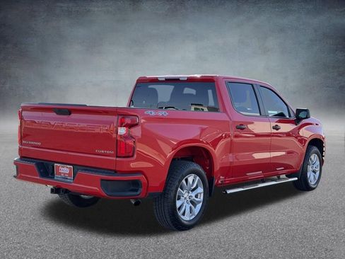 Used 2021 Chevrolet Silverado 1500 Custom w/ Safety Confidence Package image 3