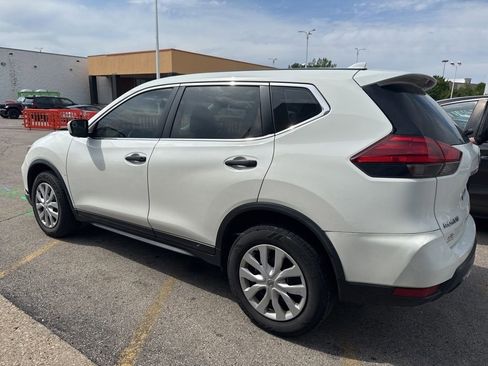 Used 2017 Nissan Rogue S AWD/4WD image 3