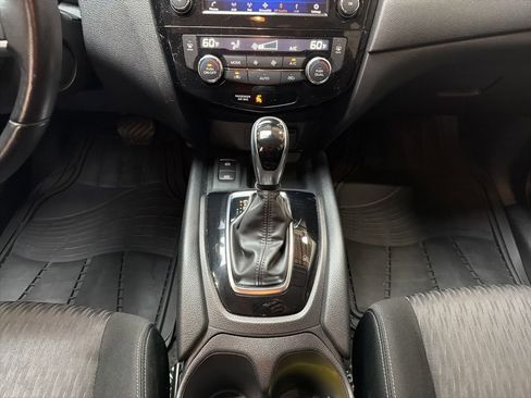 Used 2020 Nissan Rogue SV w/ Premium Package FWD image 20