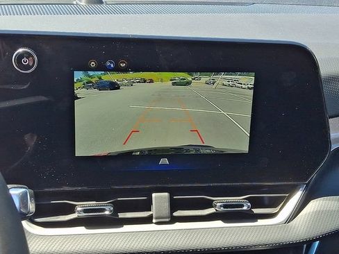 Used 2025 Chevrolet Equinox LT FWD image 18