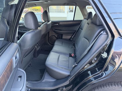Used 2017 Subaru Outback 3.6R Limited AWD/4WD image 23