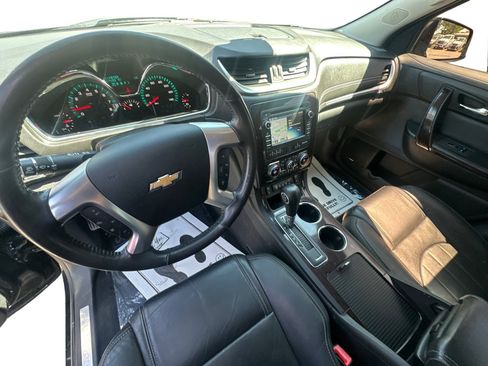Used 2017 Chevrolet Traverse Premier FWD image 30