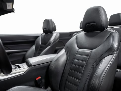 Used 2022 BMW 440i xDrive Convertible w/ Premium Package image 31