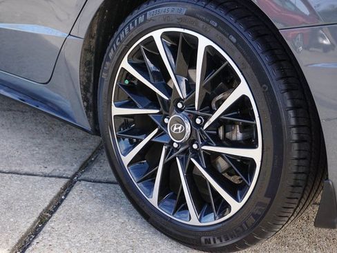 Used 2021 Hyundai Sonata Limited w/ Preferred Accessory Package image 8